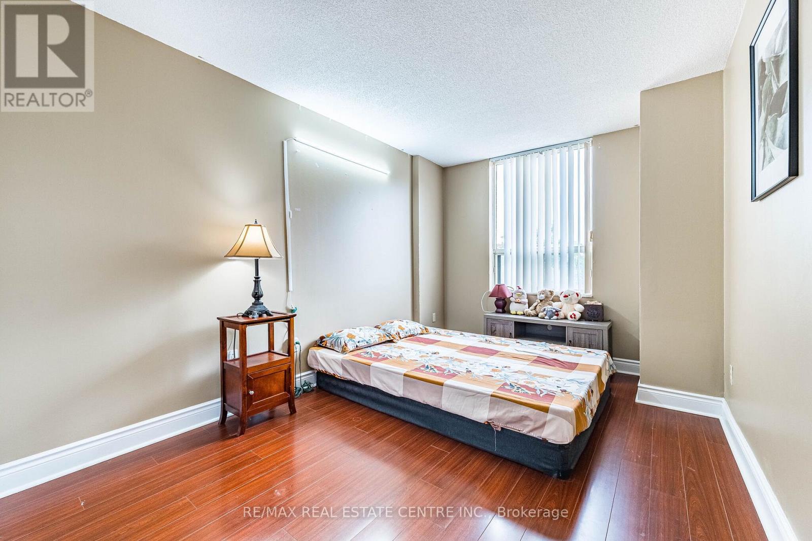 #210 10 MALTA AVENUE - 36