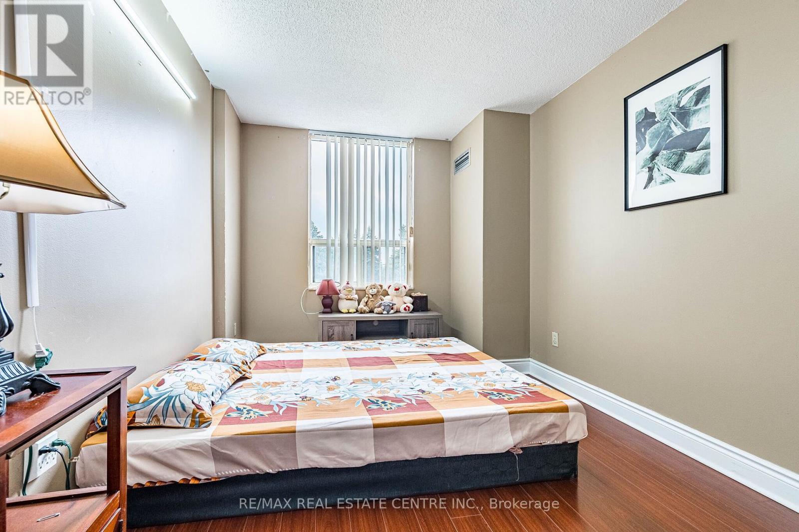 #210 10 MALTA AVENUE - 37