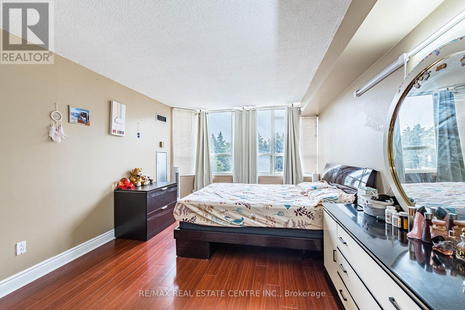 #210 10 MALTA AVENUE - 40