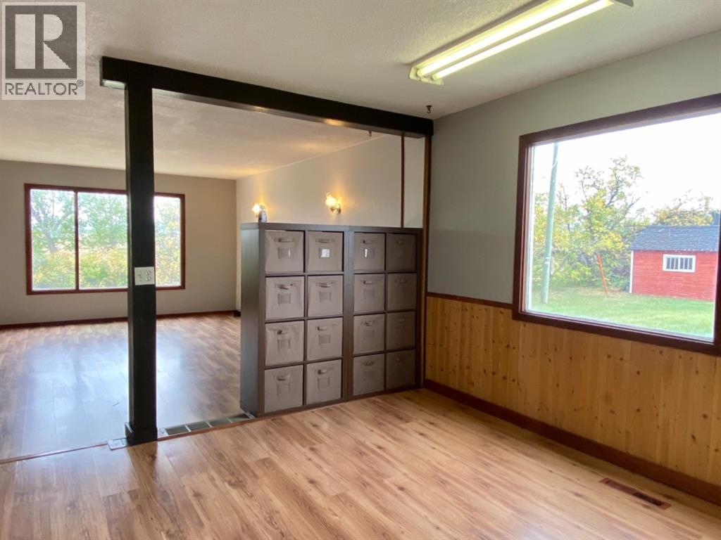 824058 729 Highway - 12