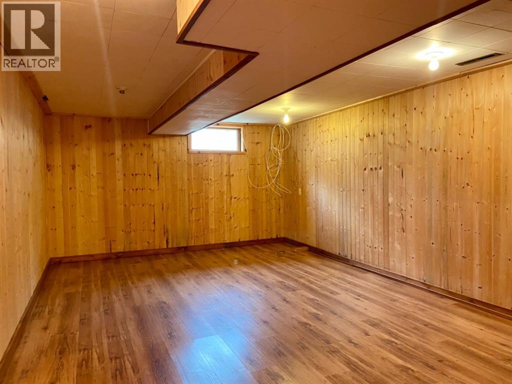824058 729 Highway - 21