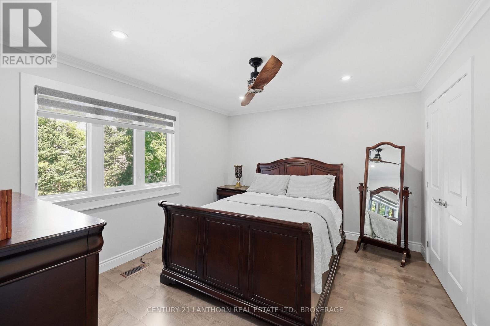 952 CHANCERY STREET - Image 35