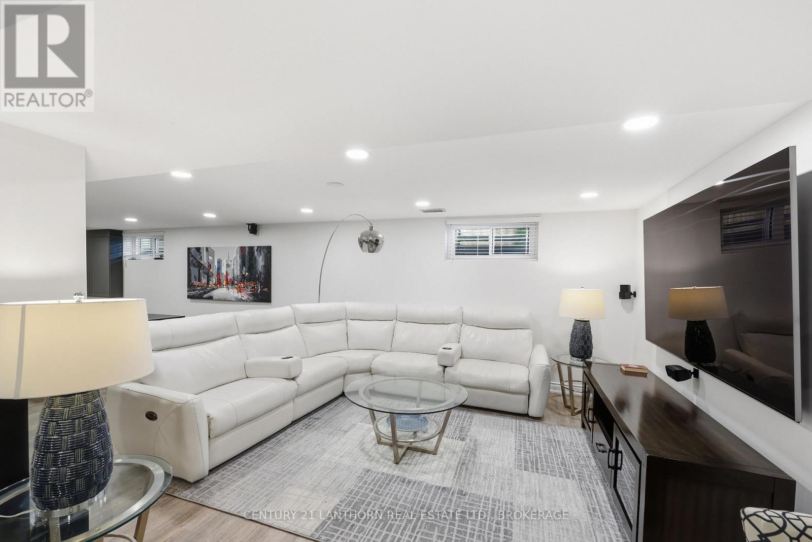 952 CHANCERY STREET - Image 43
