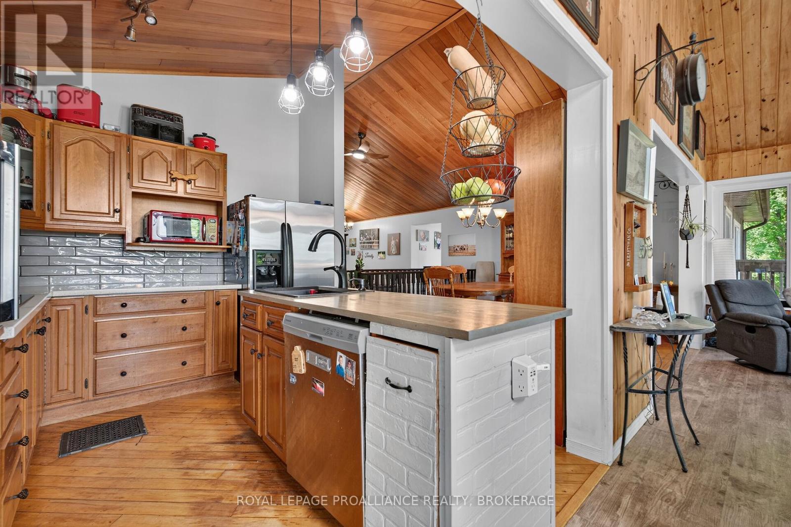 3318 DESERT LAKE ROAD - 13