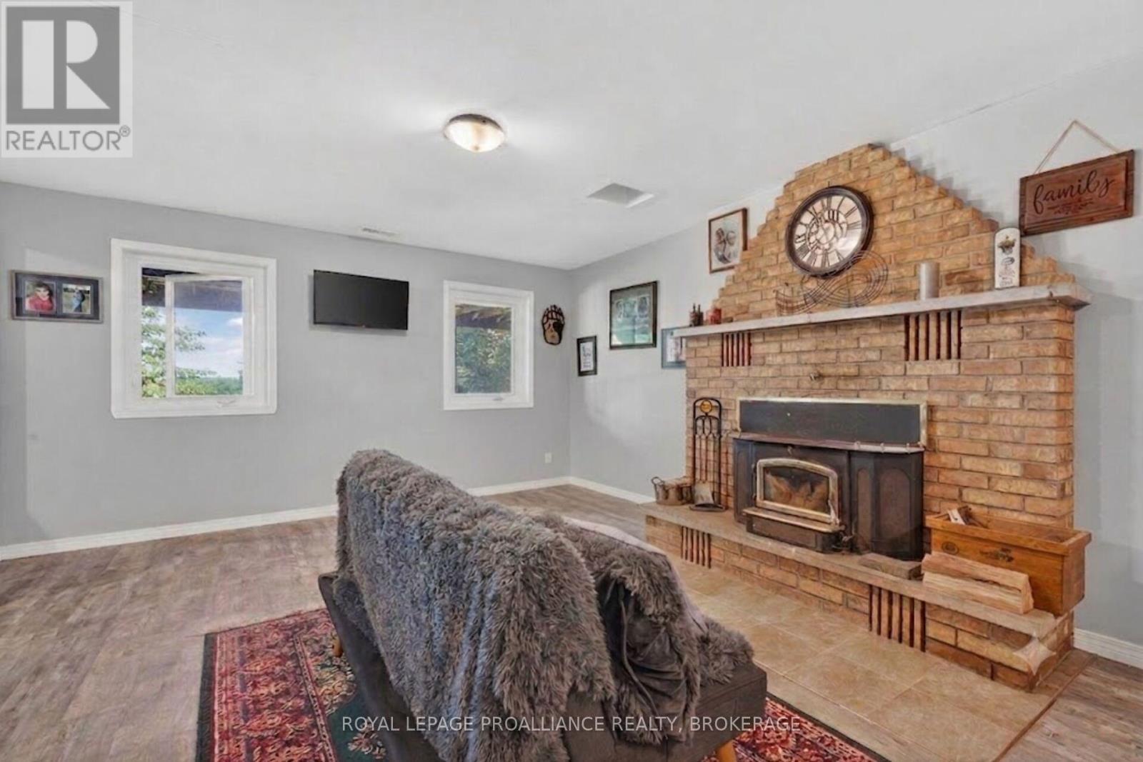 3318 DESERT LAKE ROAD - 26