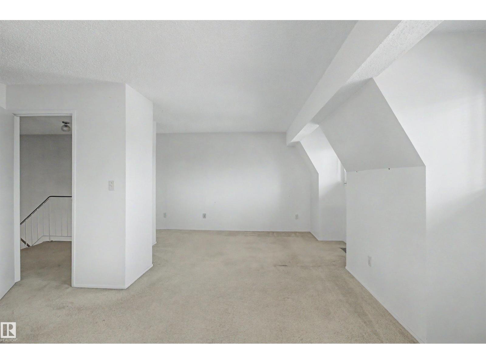 5953 40 AV NW - 10