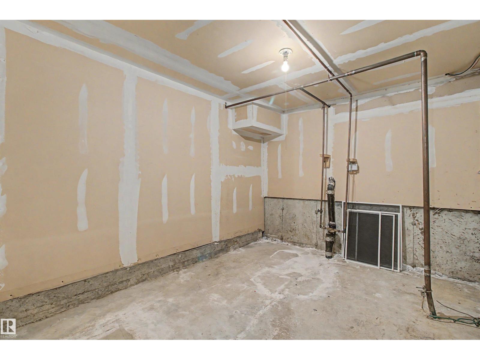 5953 40 AV NW - 16