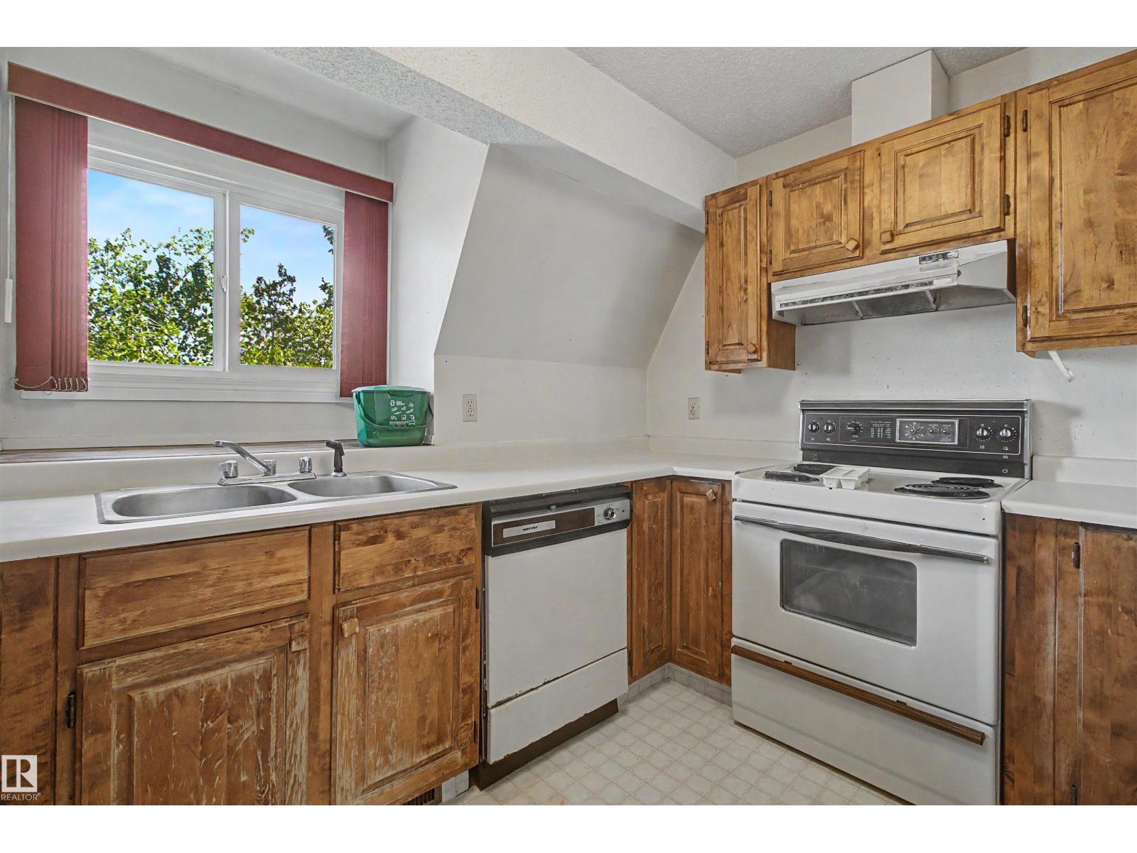 5953 40 AV NW - 6