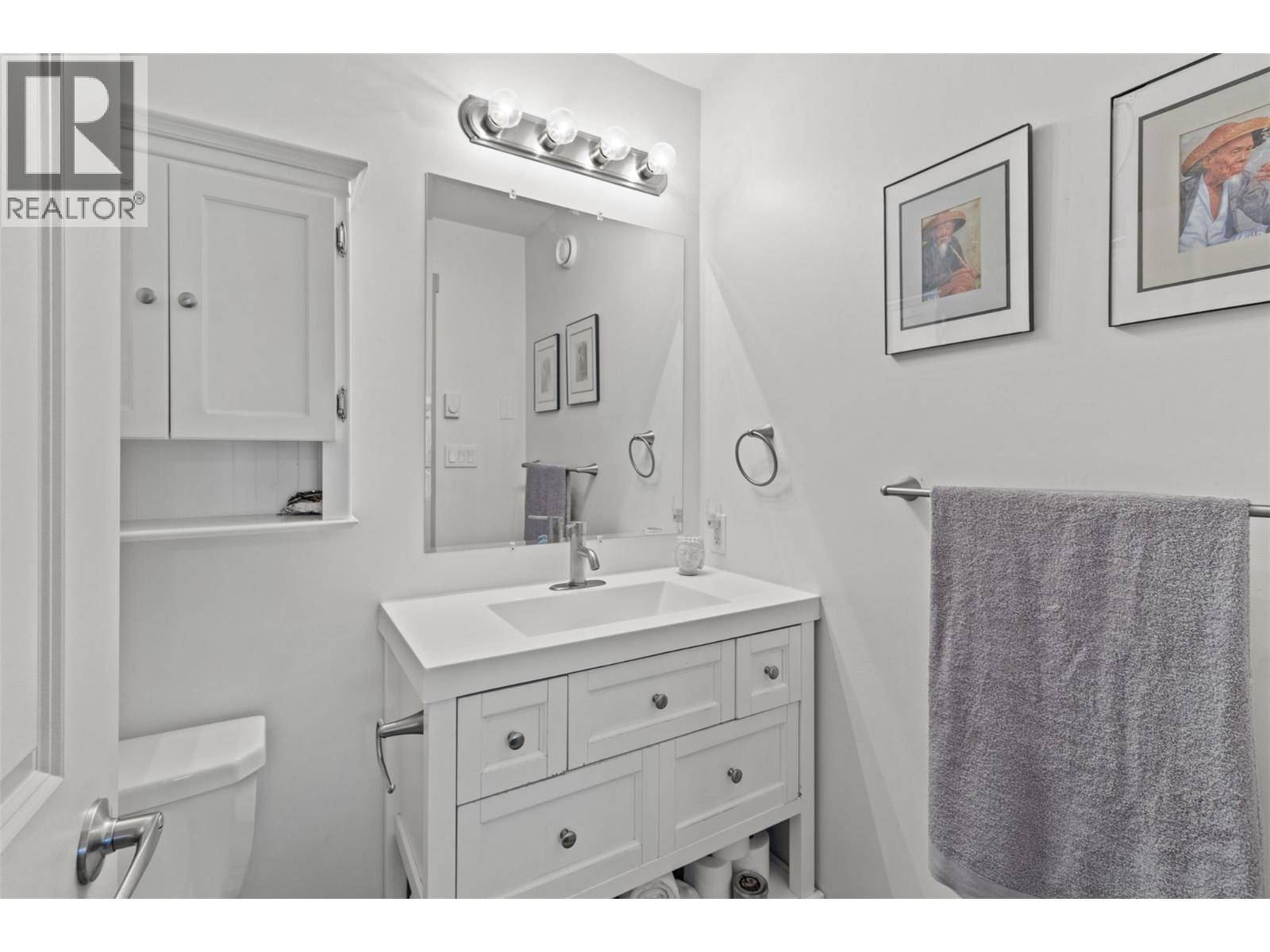 7370 Cahilty Crescent - 9