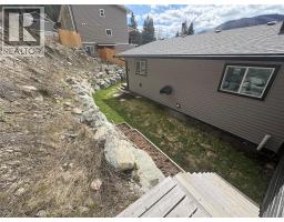 Kitchen - 7370 Cahilty Crescent, Sun Peaks, BC V0E1Z1 Photo 11