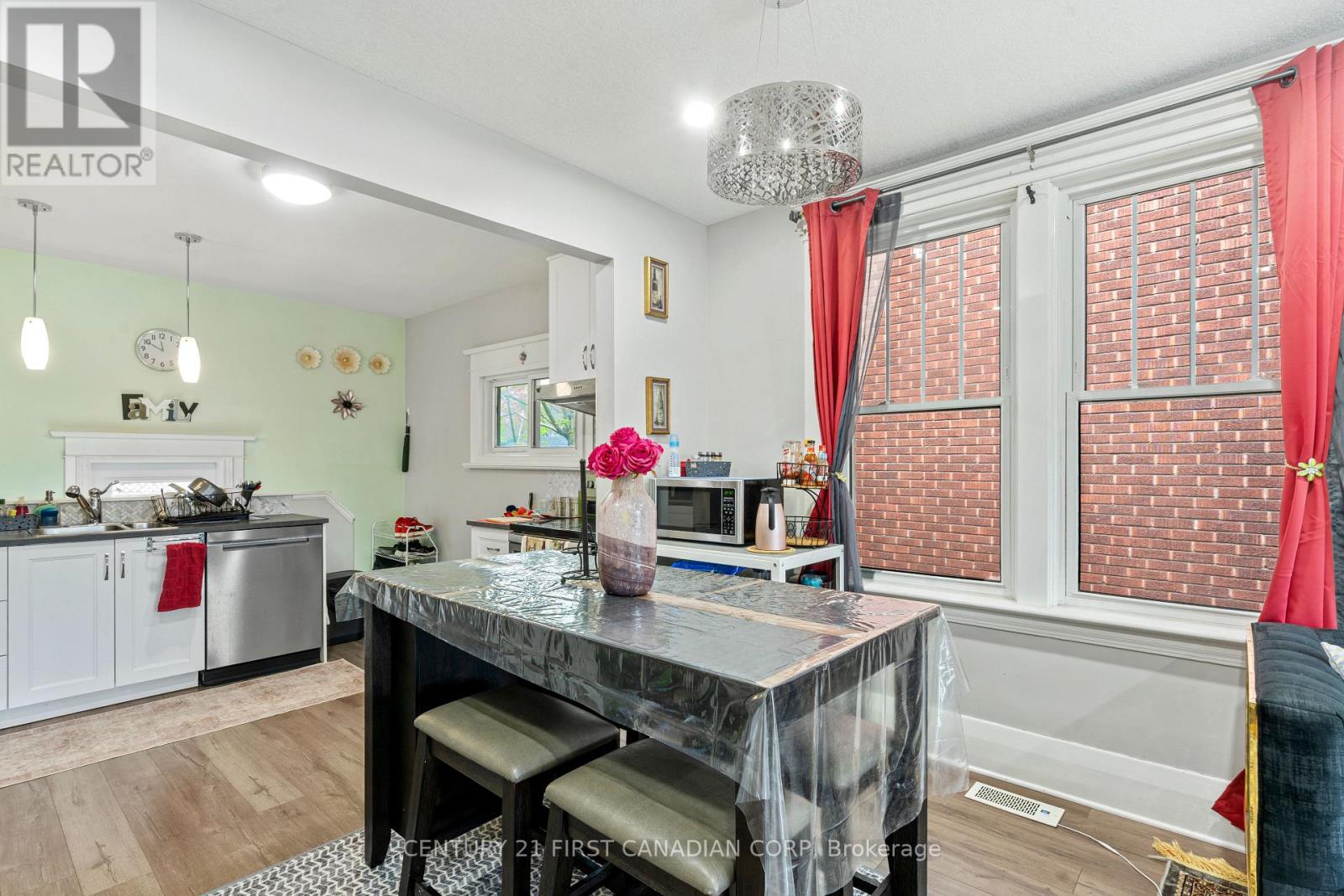 594 HIGHBURY AVENUE N - 9