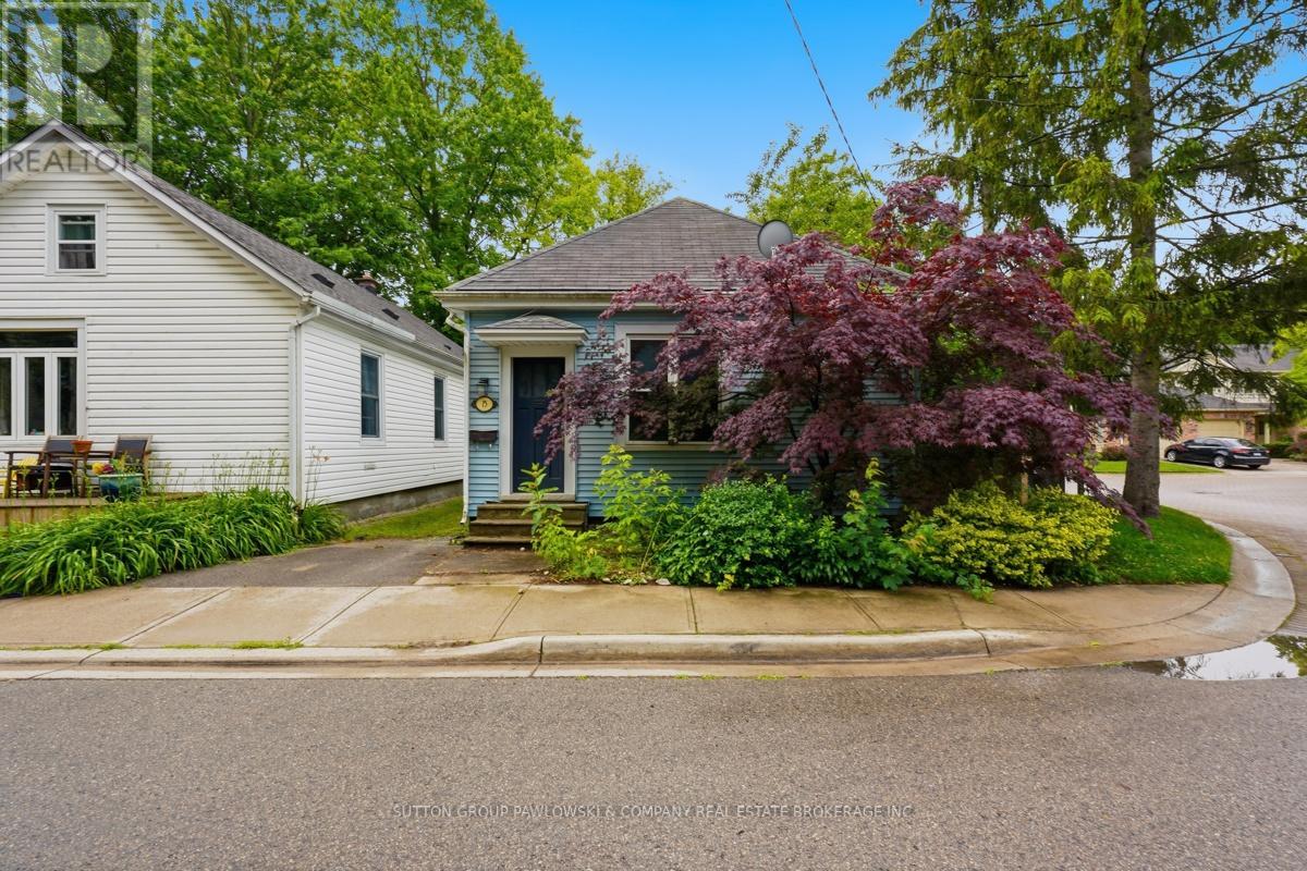 15 CARLTON AVENUE - 1