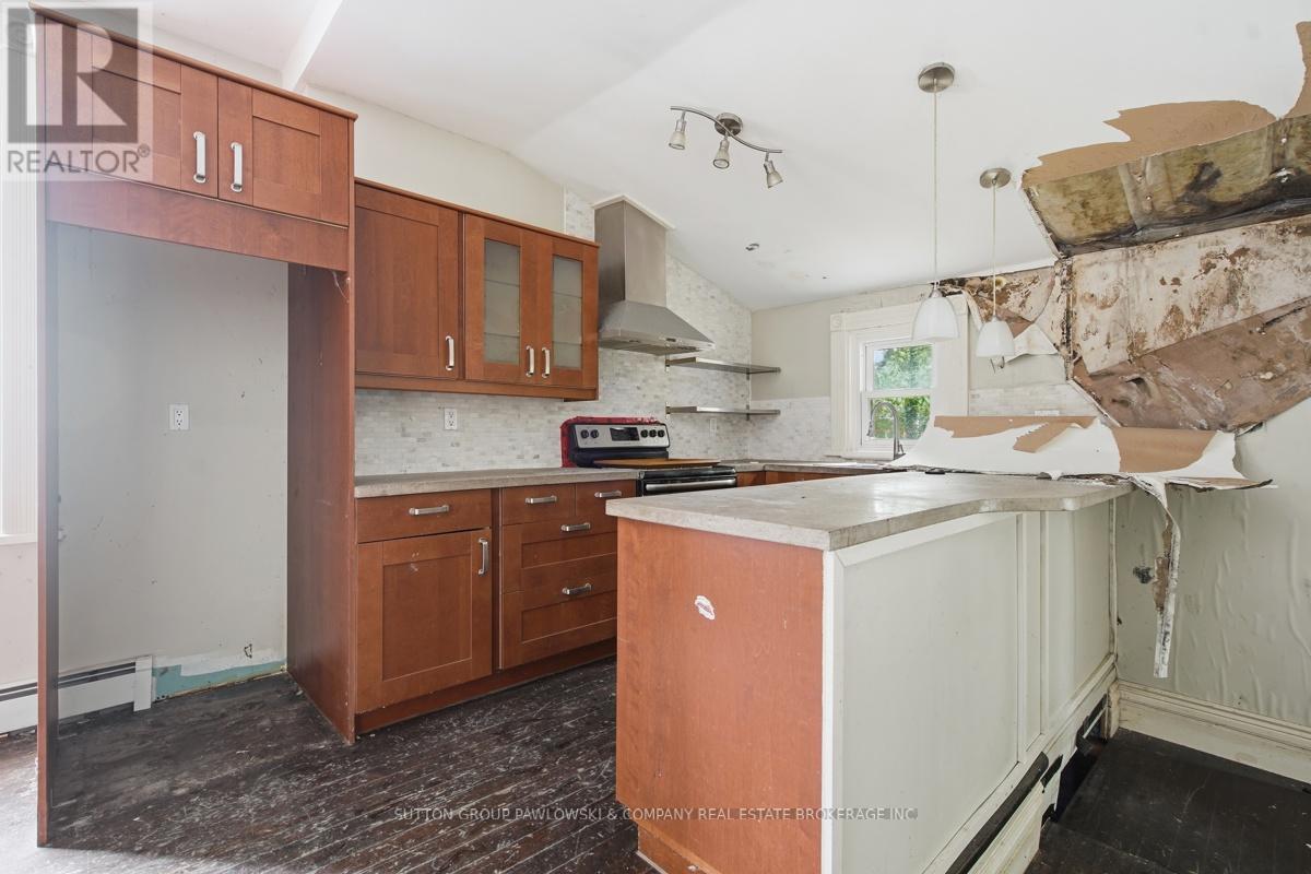 15 CARLTON AVENUE - 11