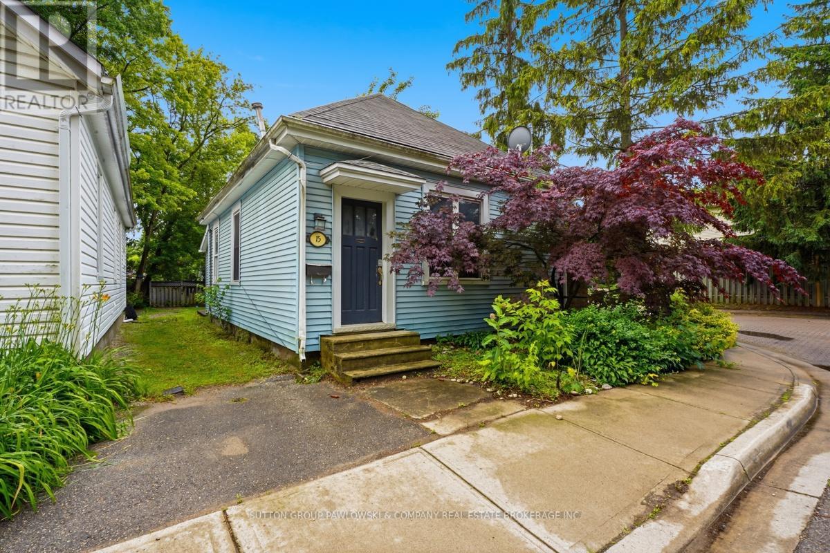 15 CARLTON AVENUE - 2