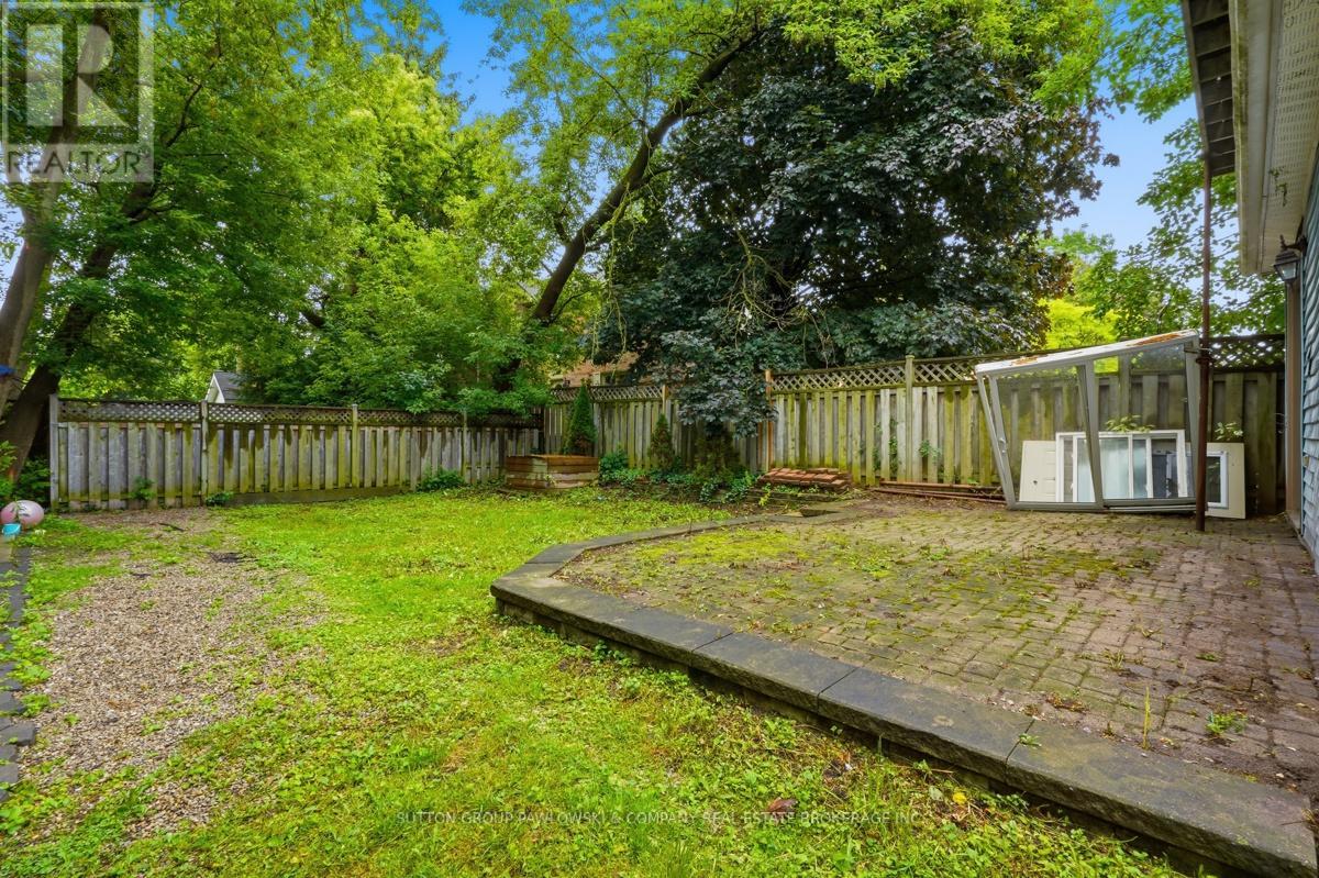 15 CARLTON AVENUE - 23