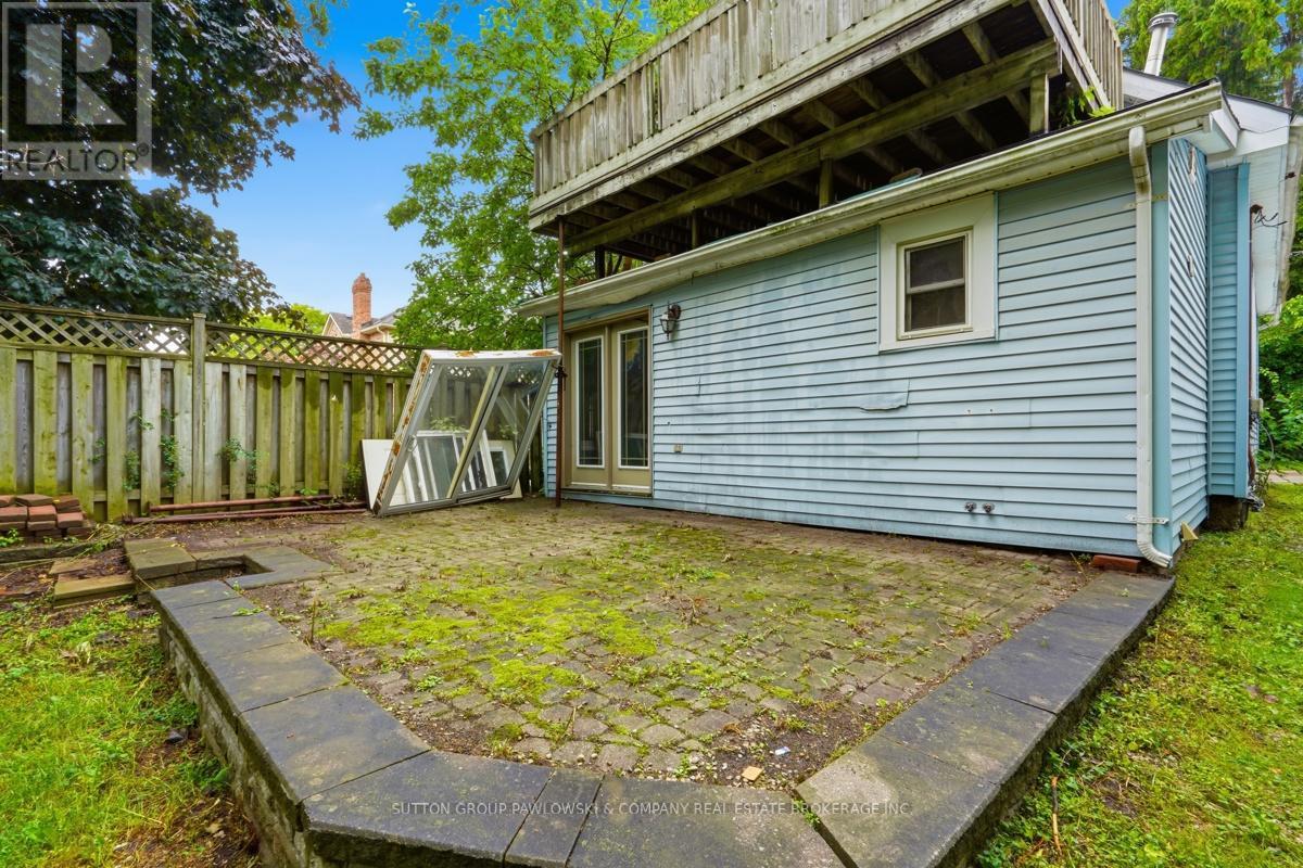 15 CARLTON AVENUE - 24