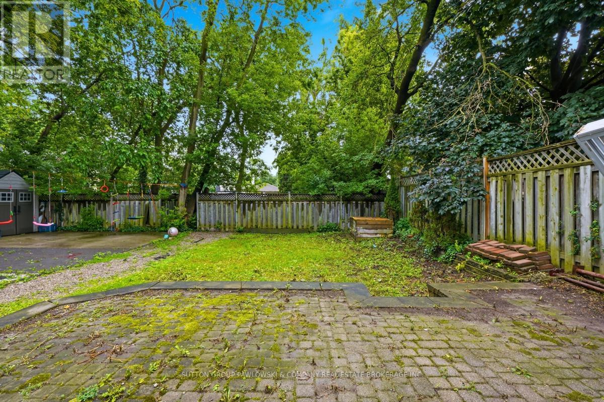 15 CARLTON AVENUE - 25
