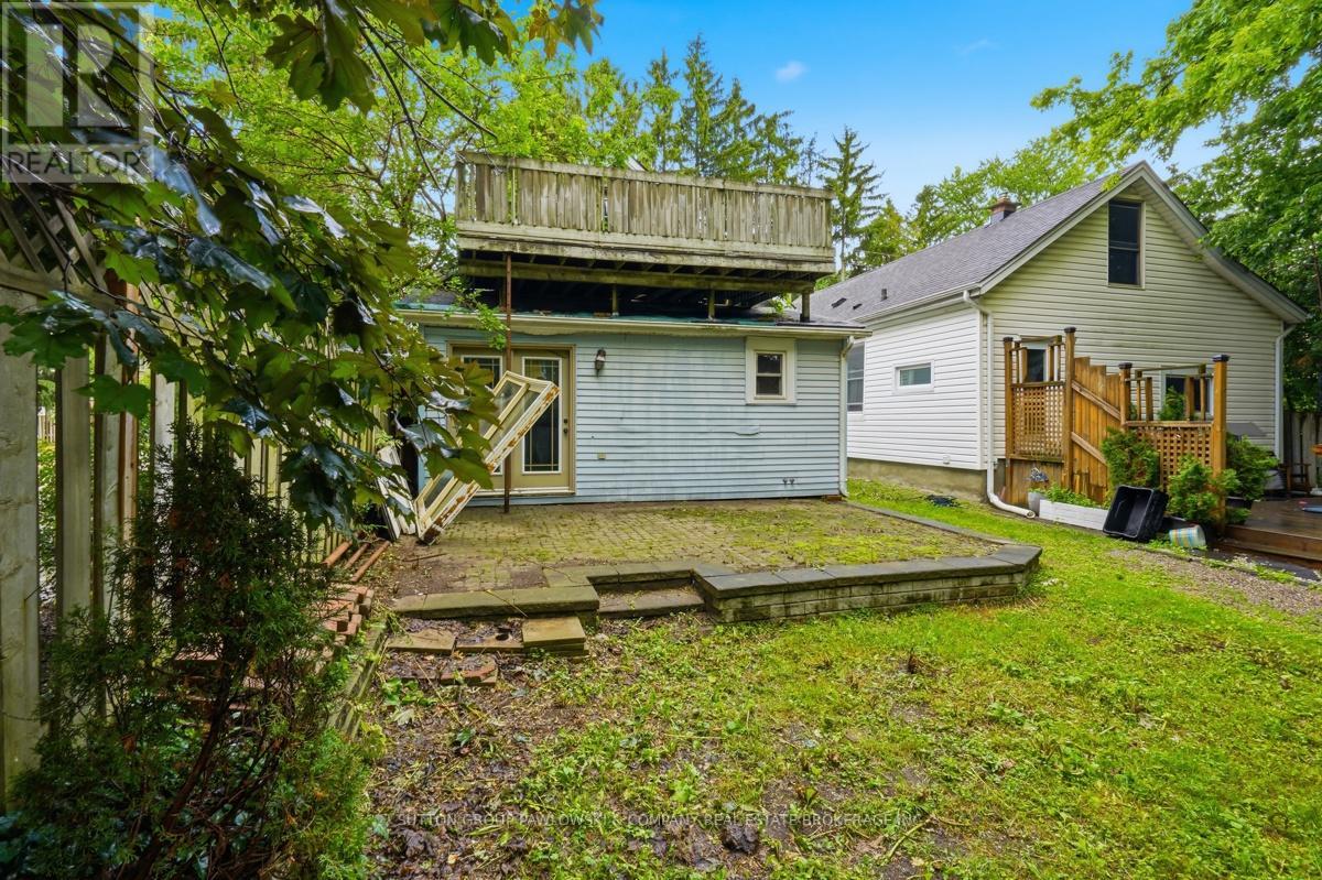 15 CARLTON AVENUE - 26