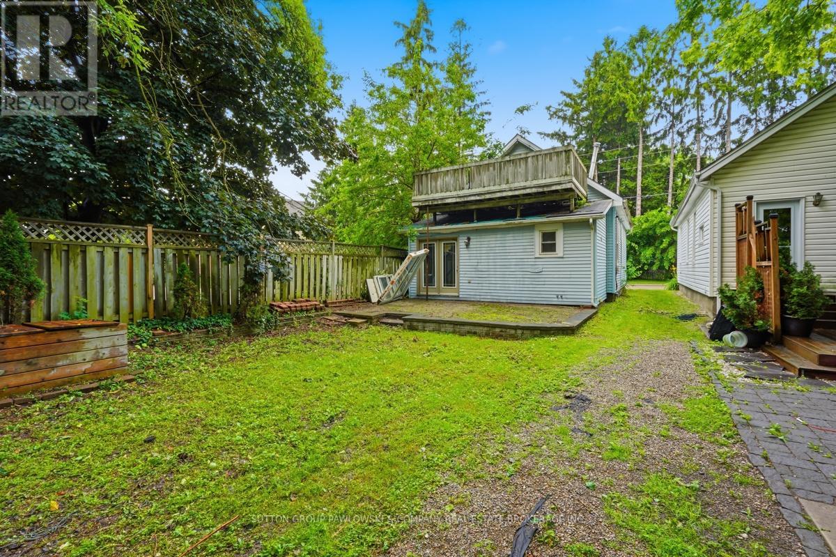 15 CARLTON AVENUE - 27