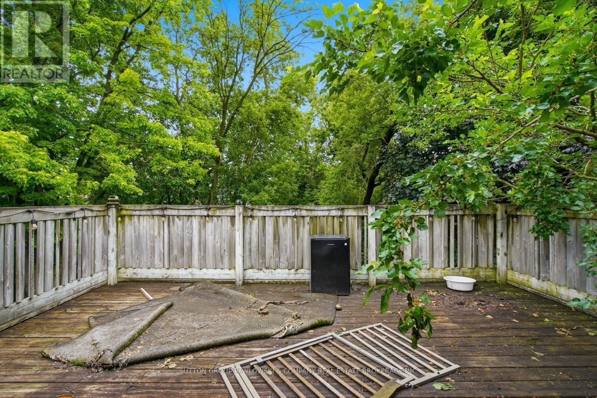 15 CARLTON AVENUE - 29
