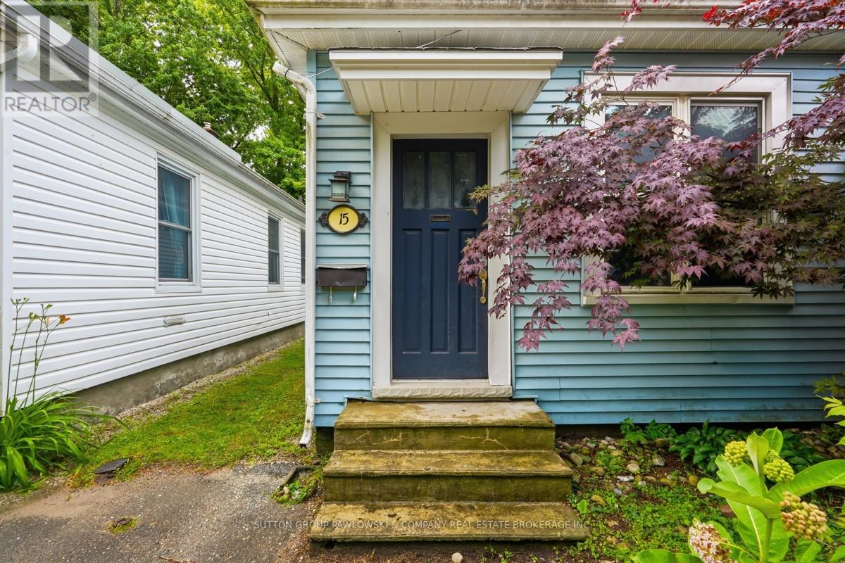 15 CARLTON AVENUE - 3