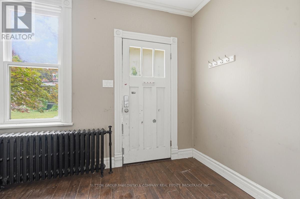 15 CARLTON AVENUE - 4