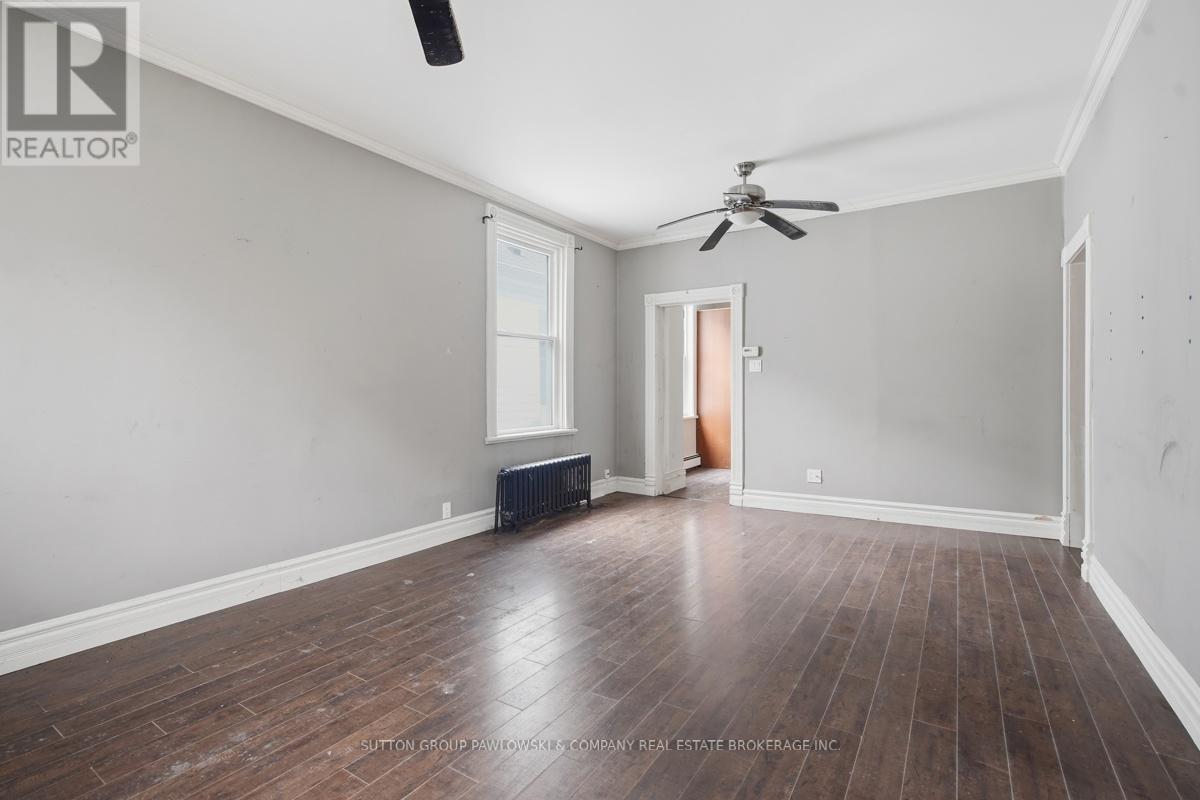 15 CARLTON AVENUE - 6