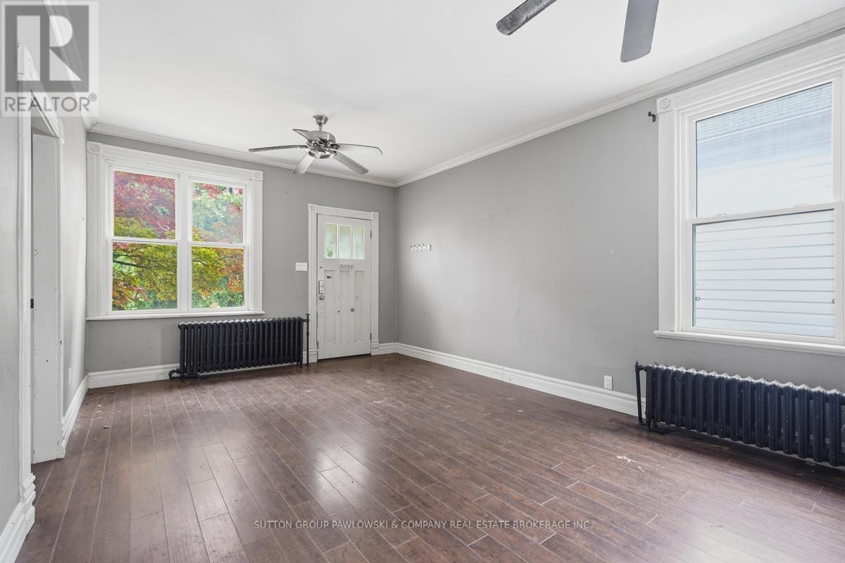 15 CARLTON AVENUE - 7