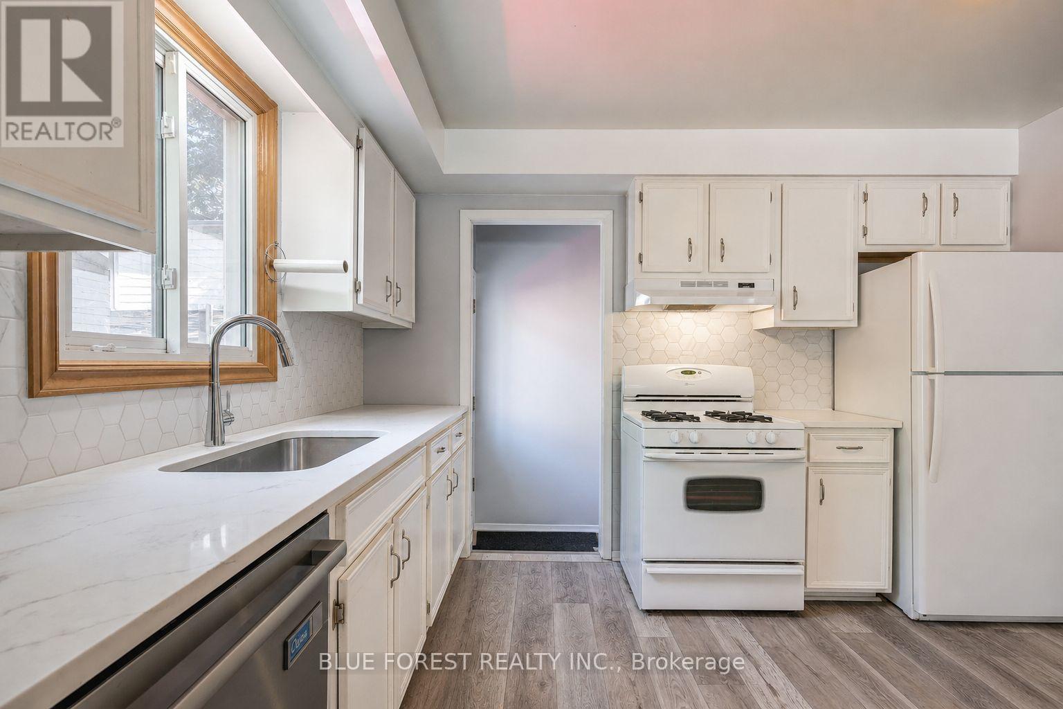 1674 ALDERSBROOK ROAD - 13