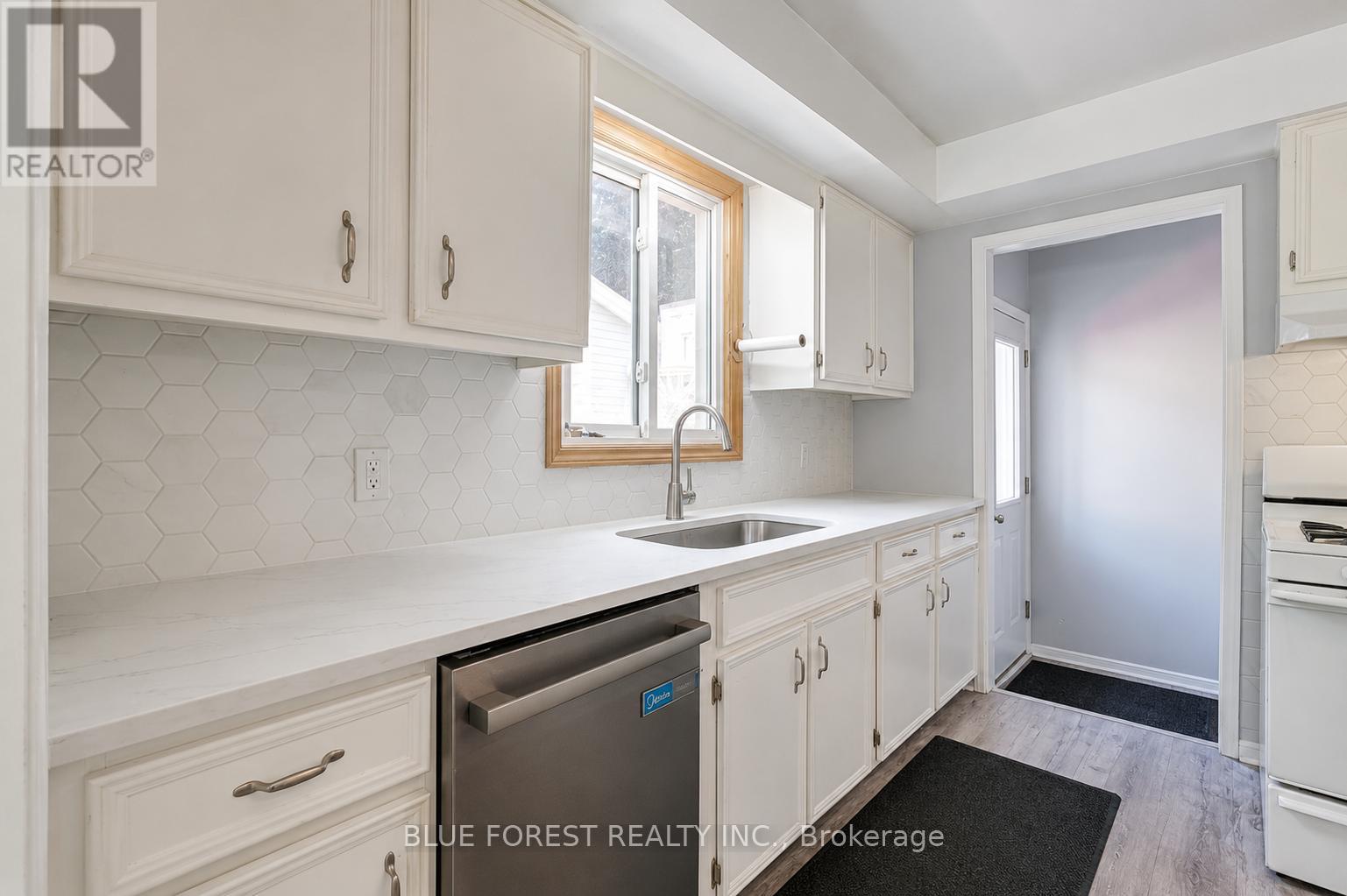 1674 ALDERSBROOK ROAD - 14