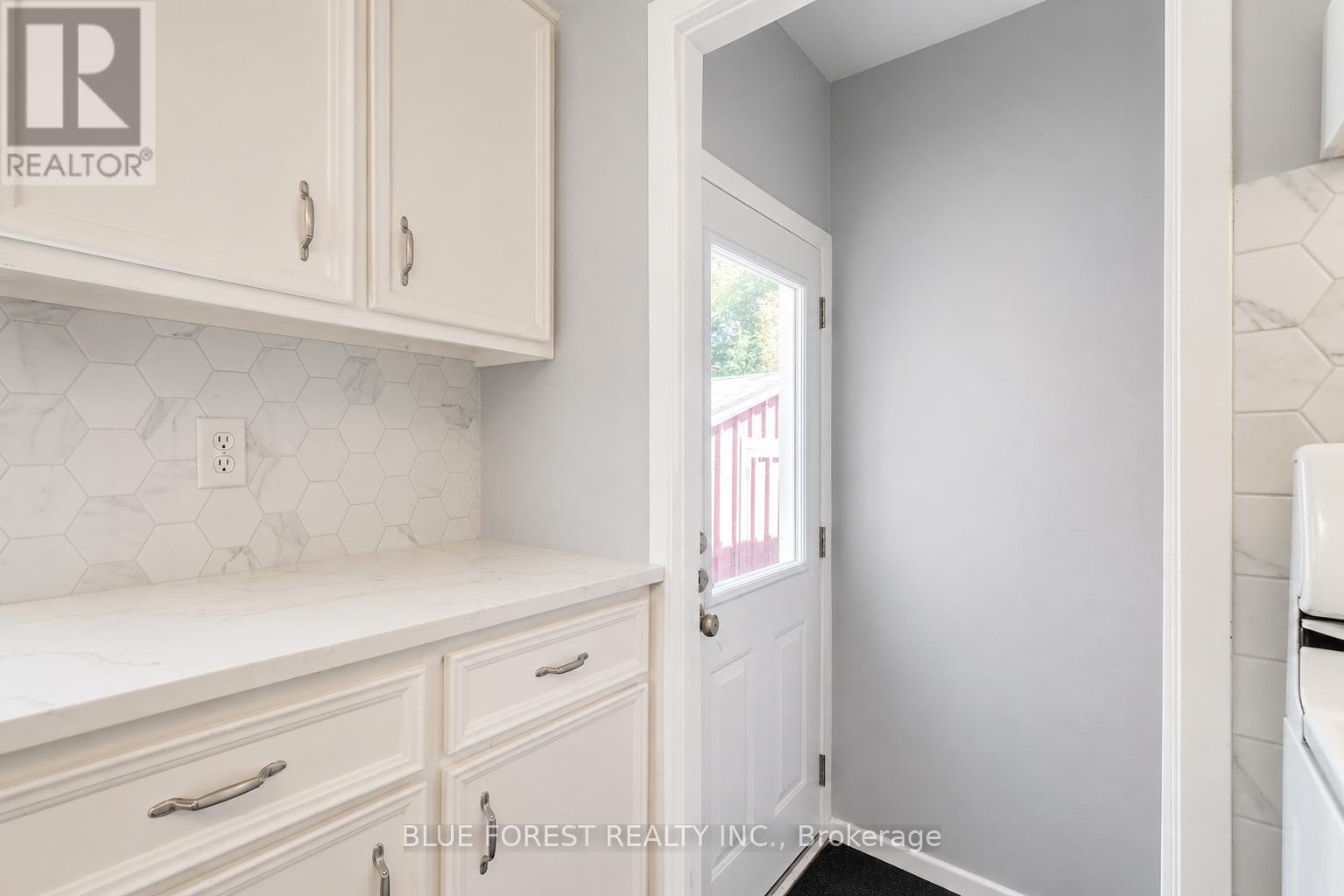 1674 ALDERSBROOK ROAD - 18