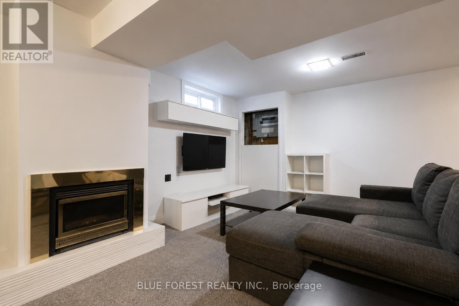 1674 ALDERSBROOK ROAD - 29