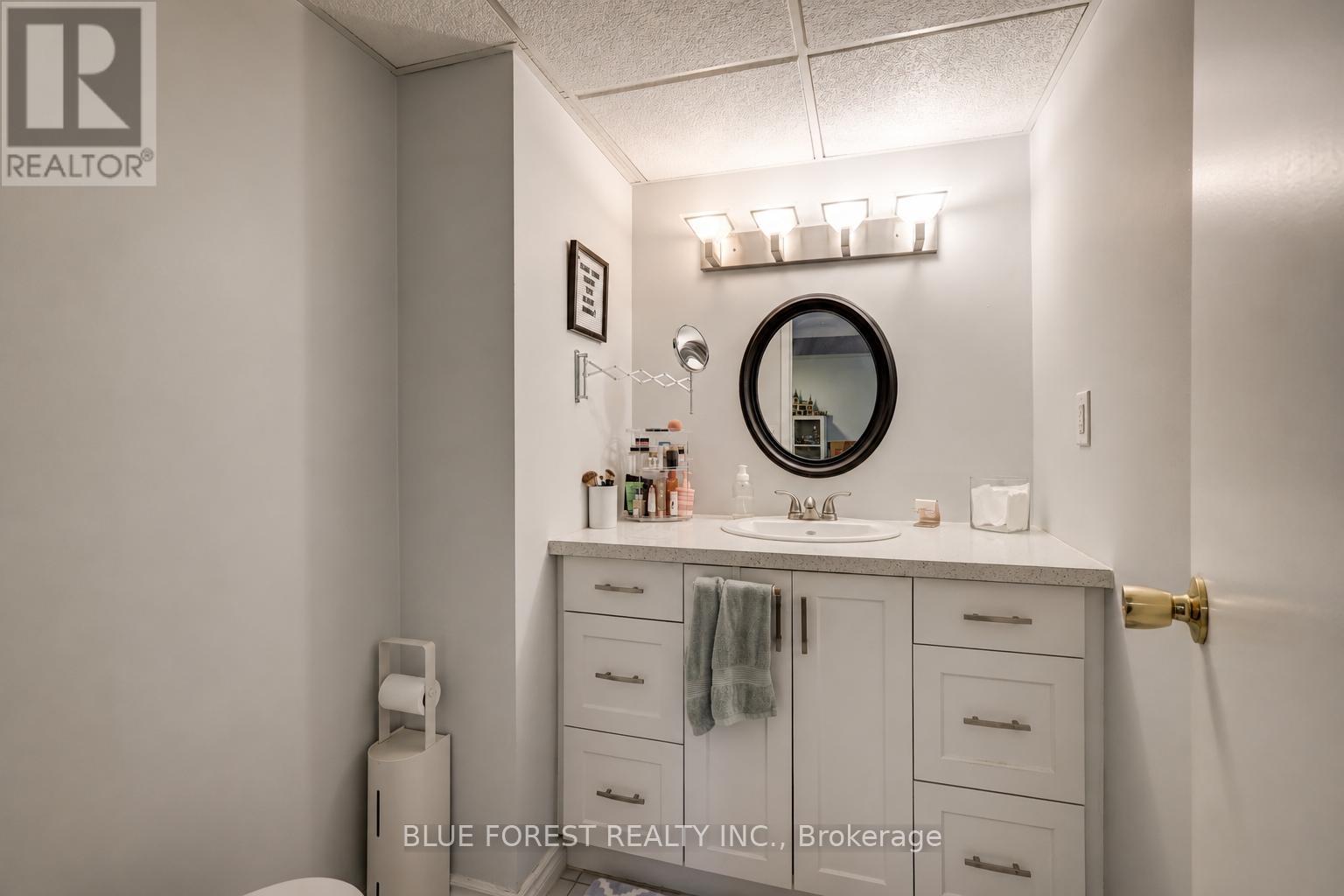 1674 ALDERSBROOK ROAD - 32