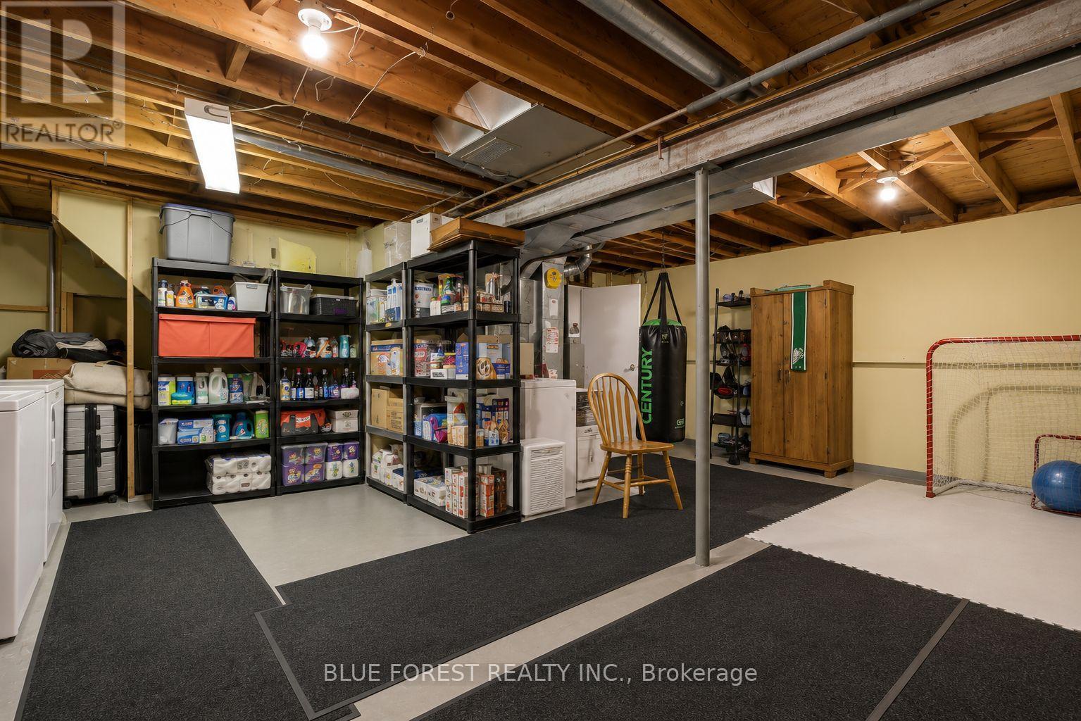 1674 ALDERSBROOK ROAD - 34