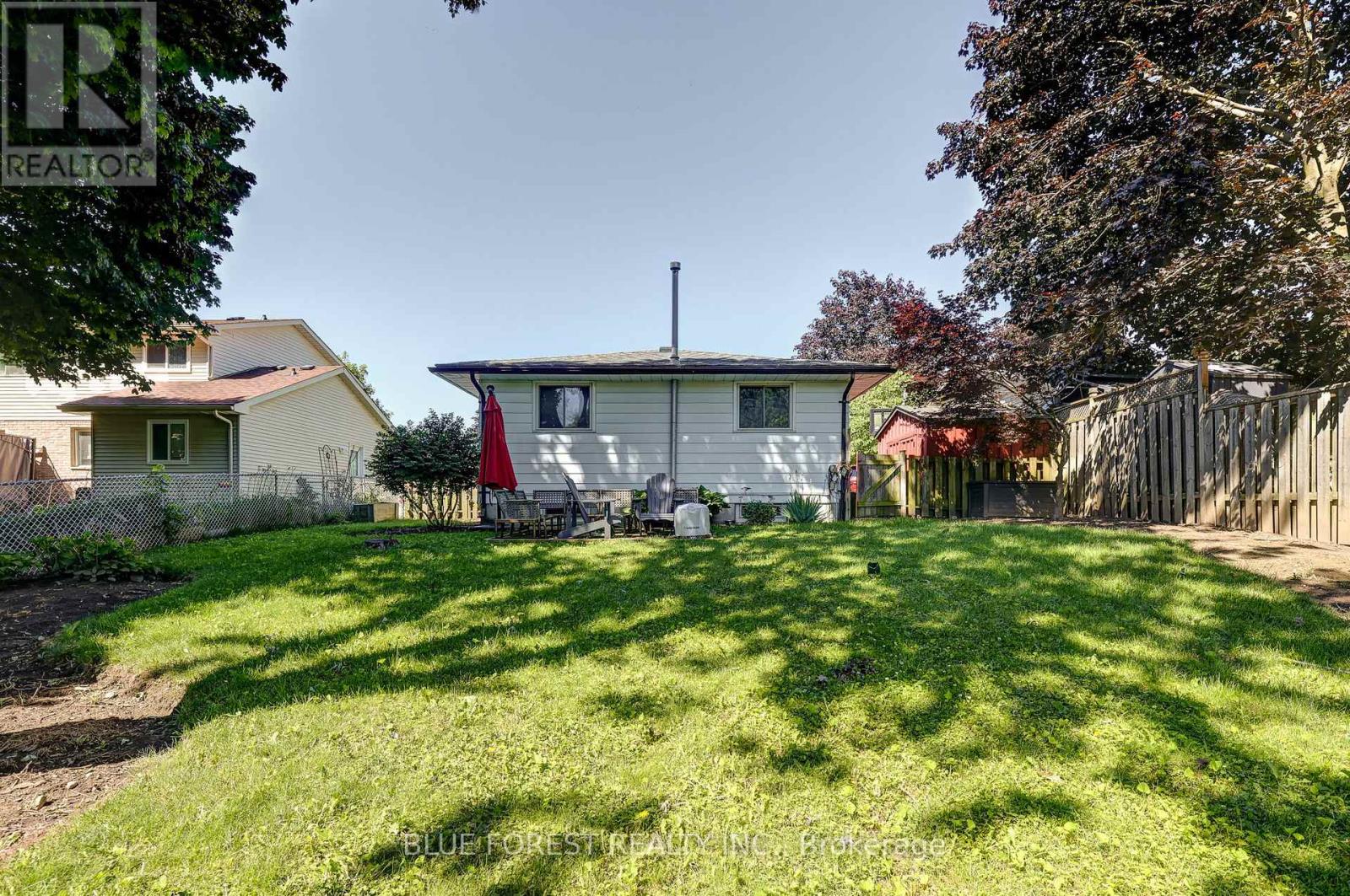 1674 ALDERSBROOK ROAD - 42