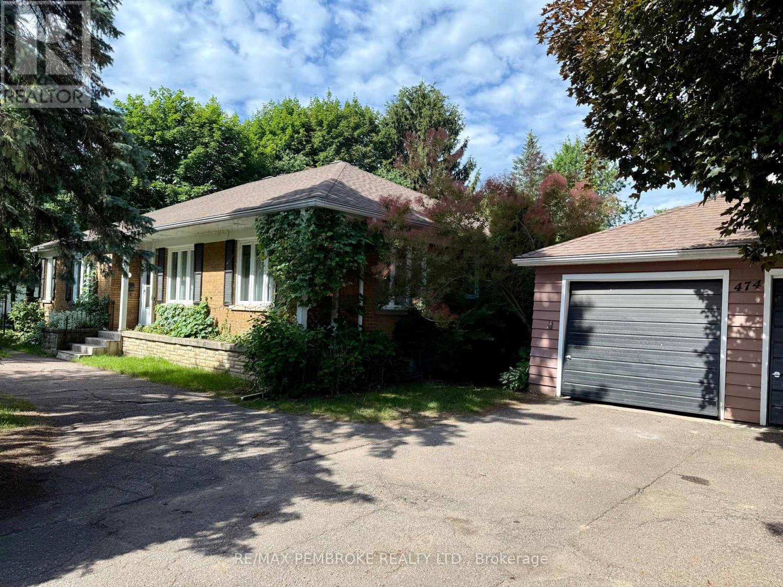 474 FRASER STREET - 1