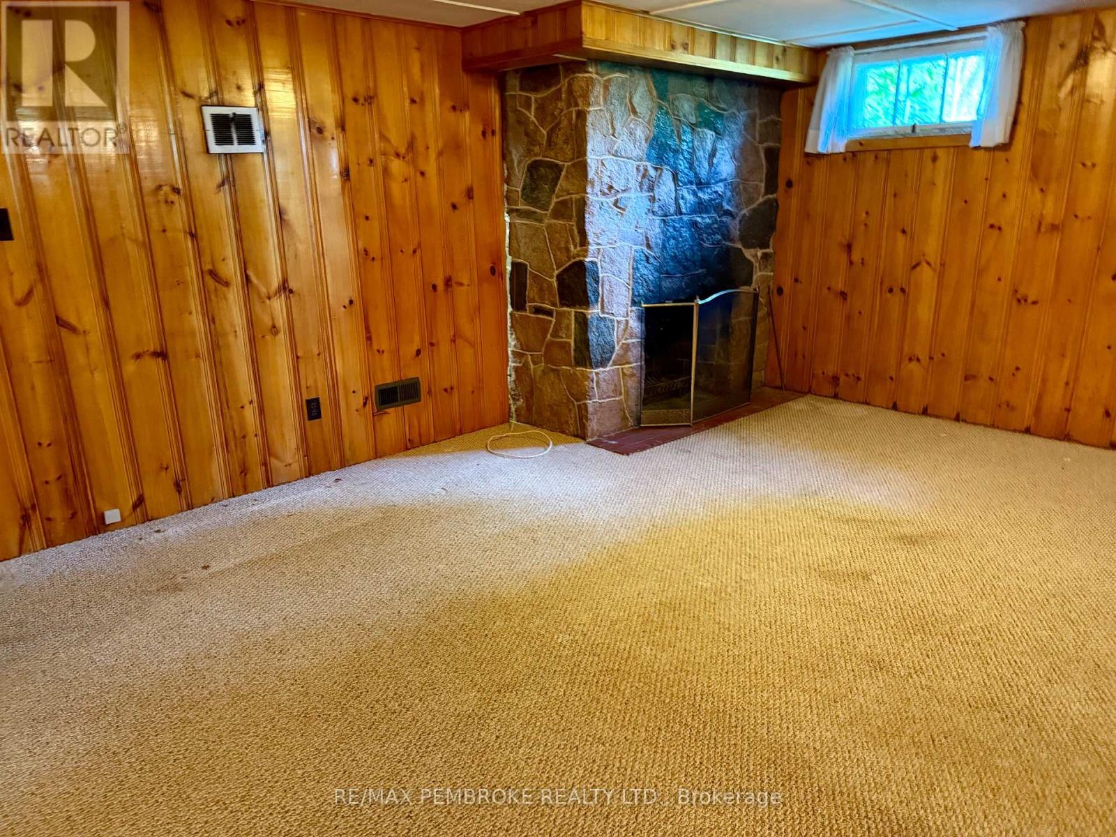 474 FRASER STREET - 21