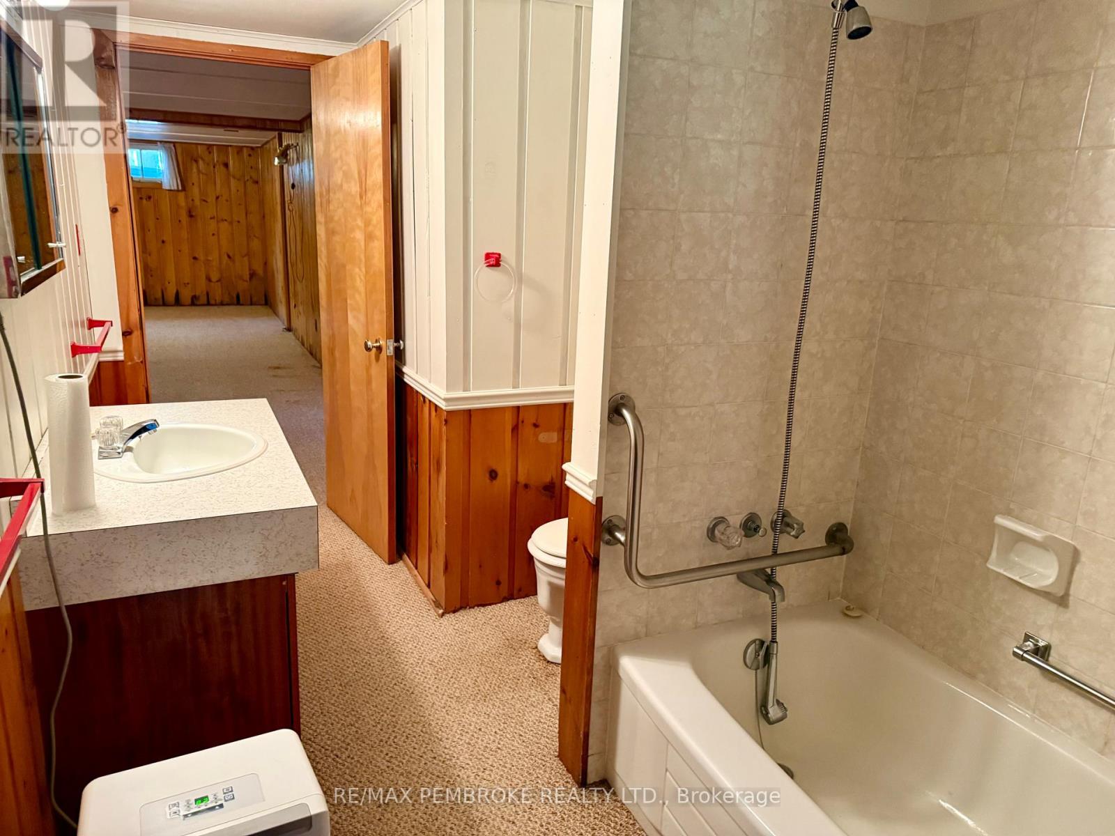 474 FRASER STREET - 23