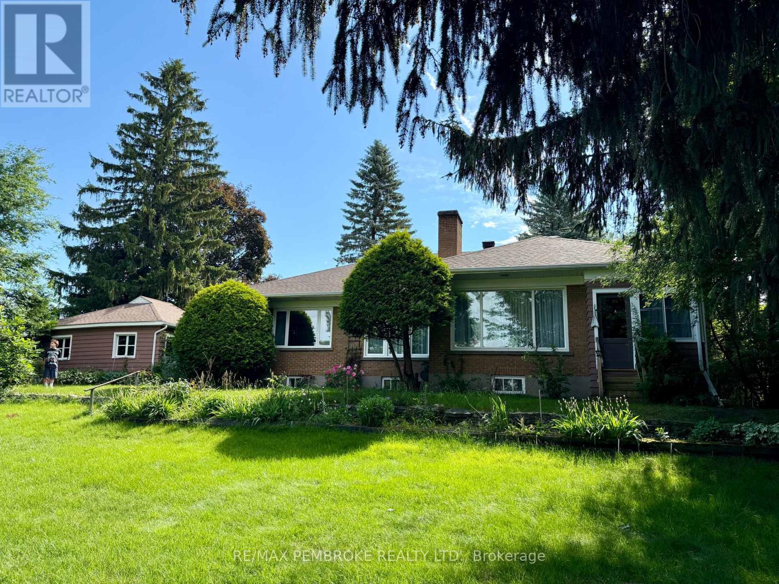 474 FRASER STREET - 29