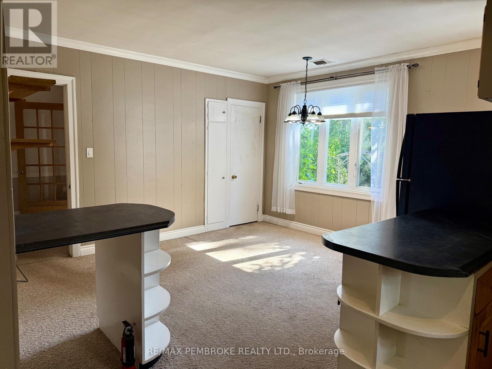 474 FRASER STREET - 6