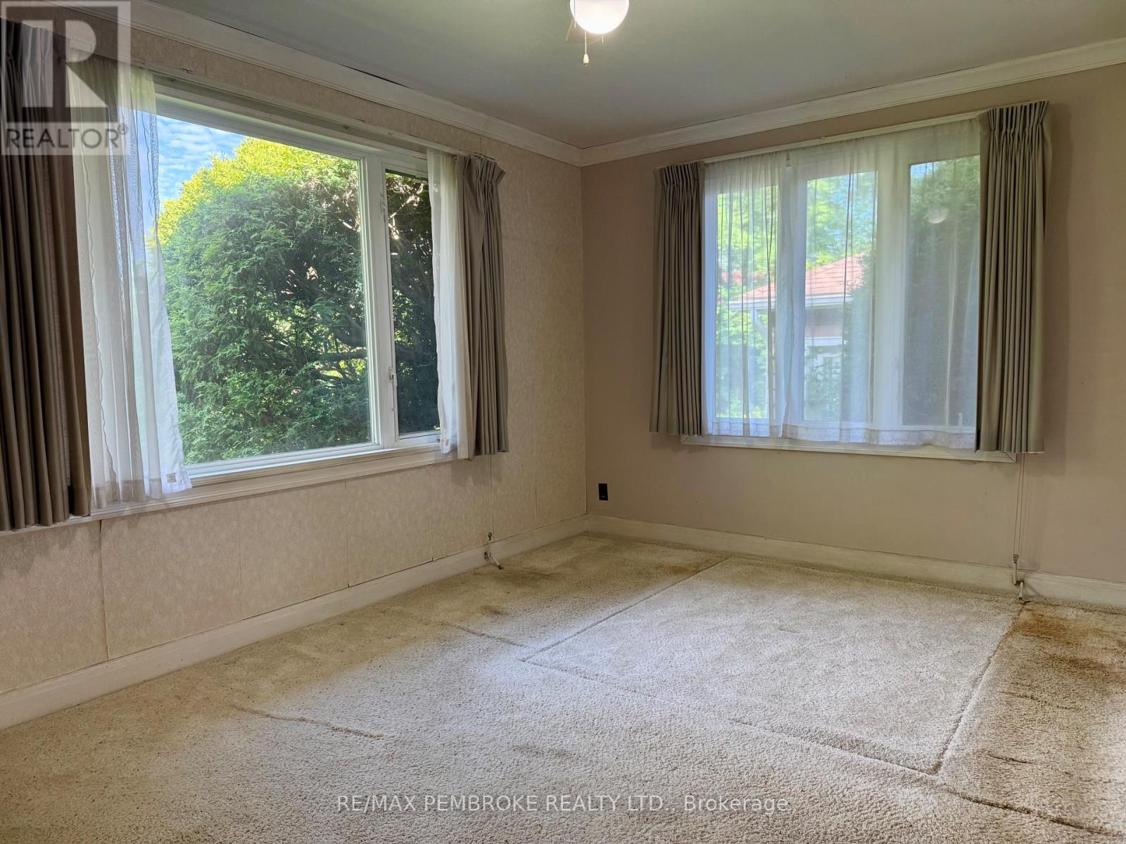 474 FRASER STREET - 9