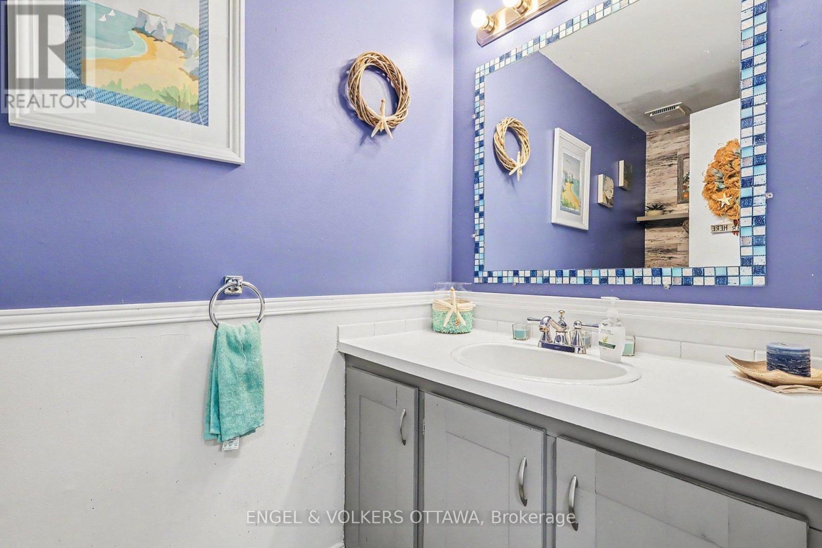 3 Bed, 2 Bath House for Sale in Ottawa – 87 – 7882 JEANNE D’ARC BOULEVARD, Ottawa – MLS# X13493404 - Image 14