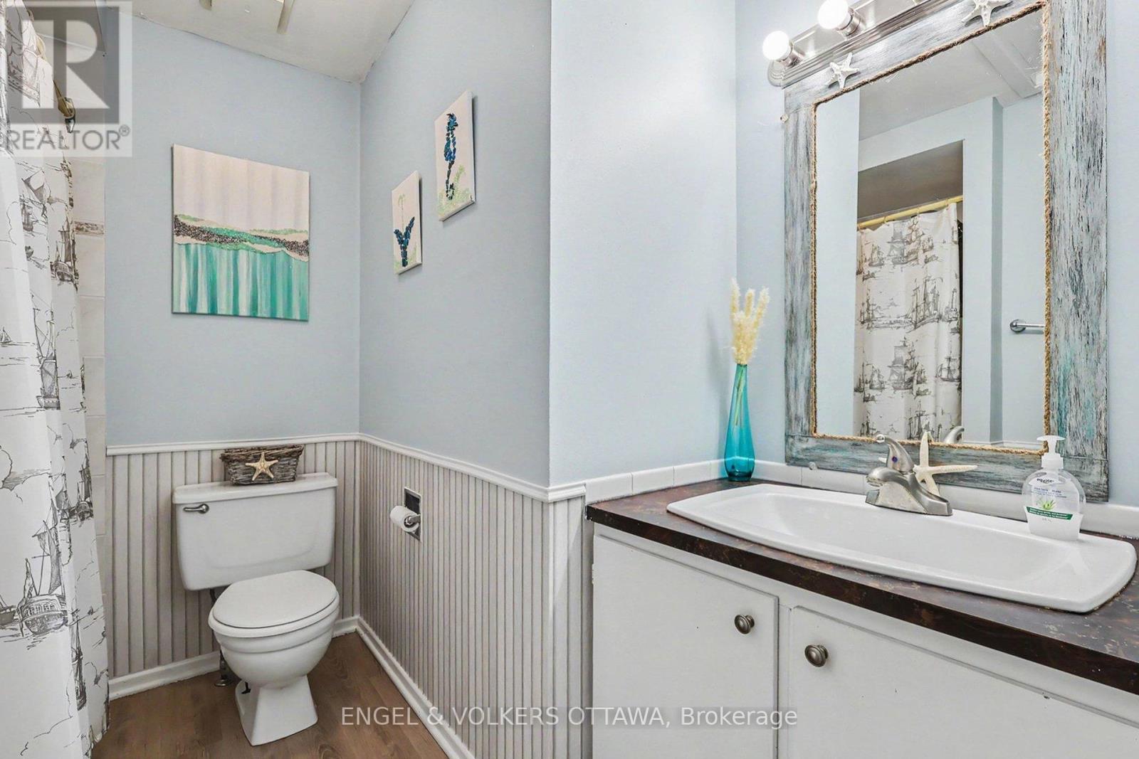 3 Bed, 2 Bath House for Sale in Ottawa – 87 – 7882 JEANNE D’ARC BOULEVARD, Ottawa – MLS# X13493404 - Image 24