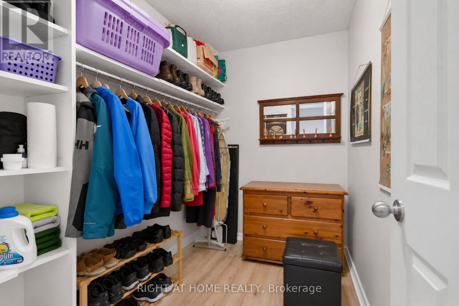 3 Bed, 2 Bath House for Sale in Ottawa – 2204 – 1785 FROBISHER LANE, Ottawa – MLS# X13493508 - Image 11