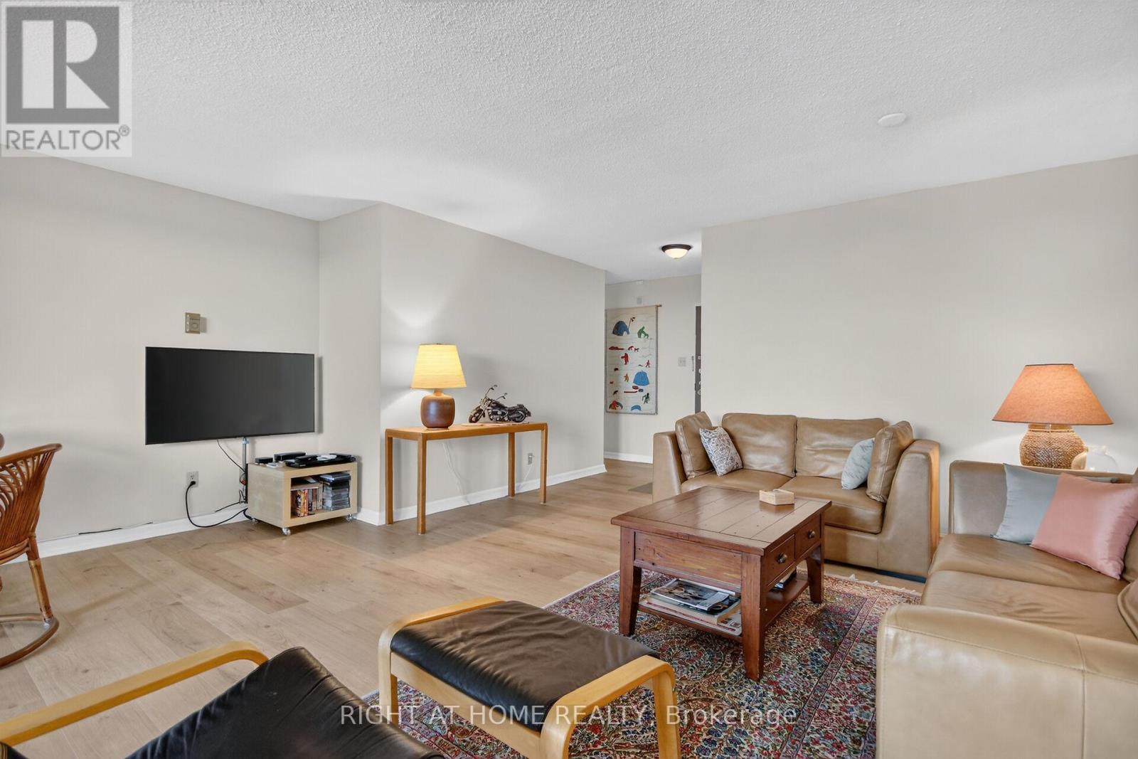 3 Bed, 2 Bath House for Sale in Ottawa – 2204 – 1785 FROBISHER LANE, Ottawa – MLS# X13493508 - Image 8