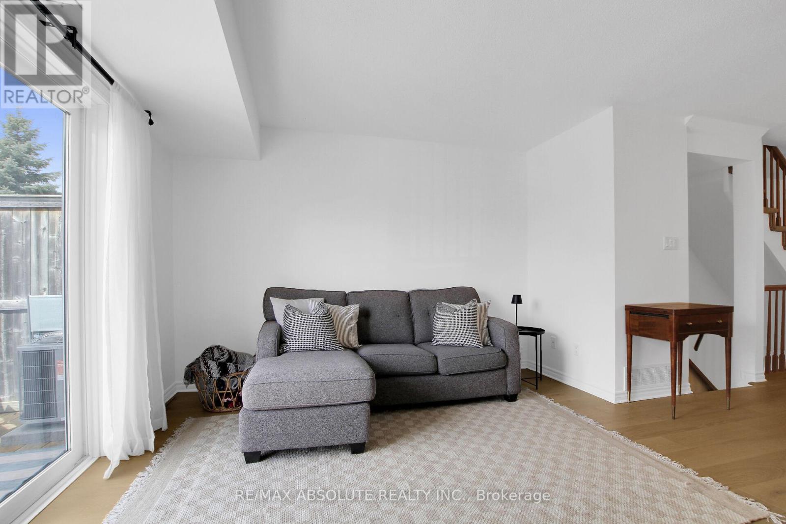 1350 GUTHRIE STREET - 11