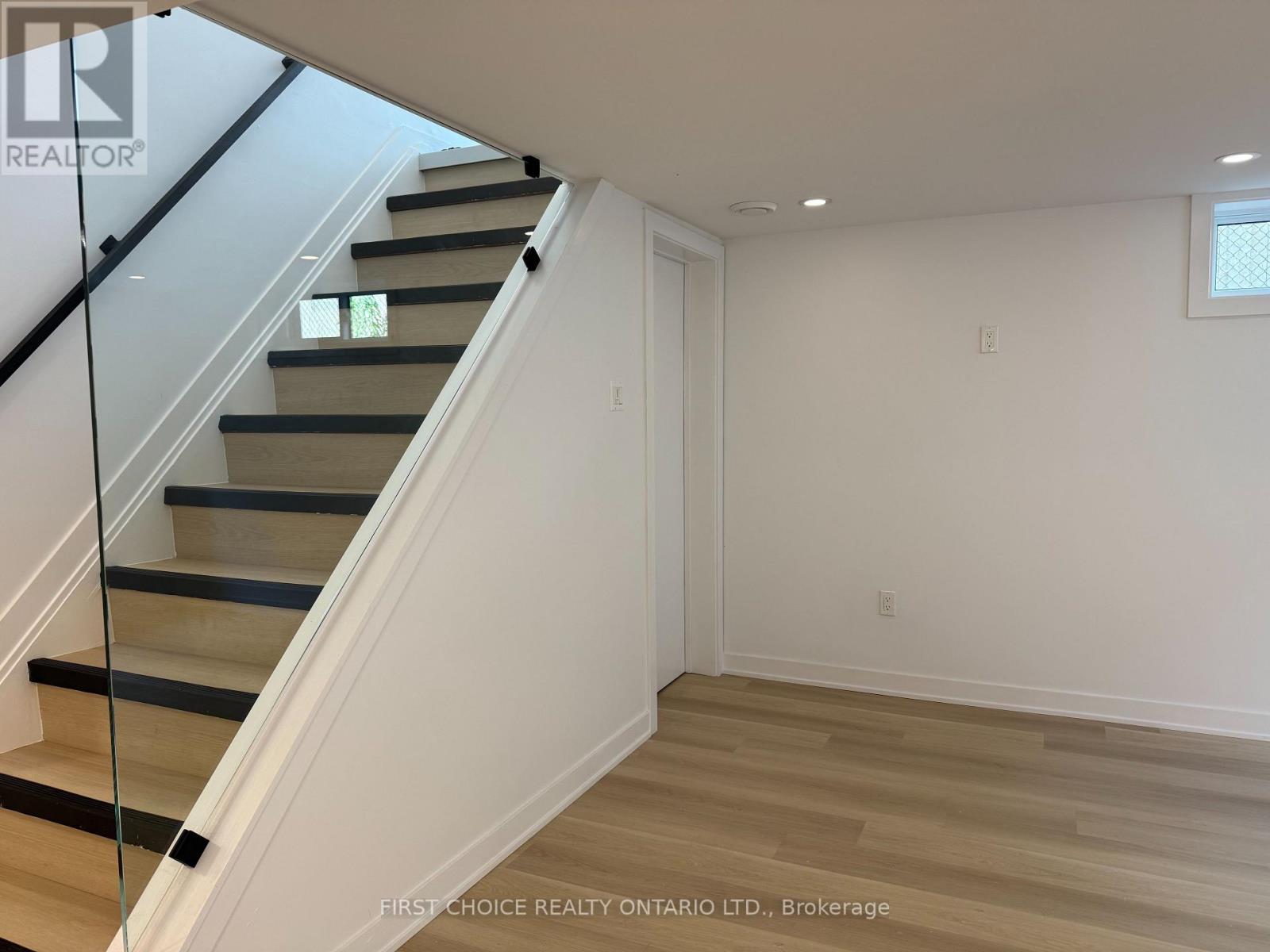 3 Bed, 2 Bath House for Rent in Ottawa – 2009 ARCH STREET, Ottawa – MLS# X13493736 - Image 13