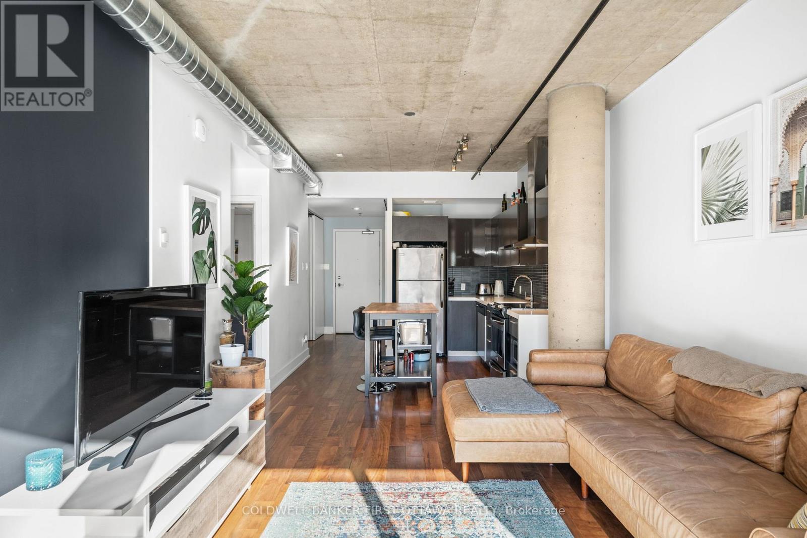 #209 360 MCLEOD STREET - 18
