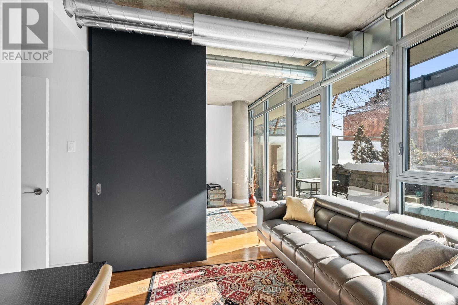 #209 360 MCLEOD STREET - 22