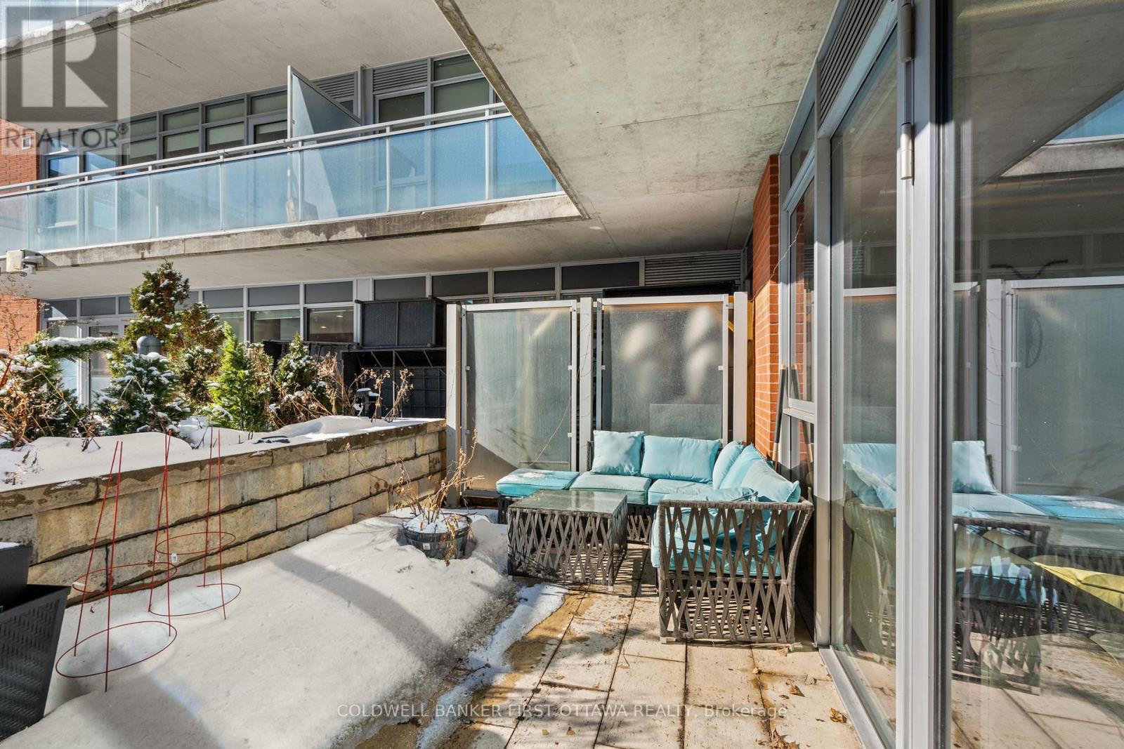 #209 360 MCLEOD STREET - 24